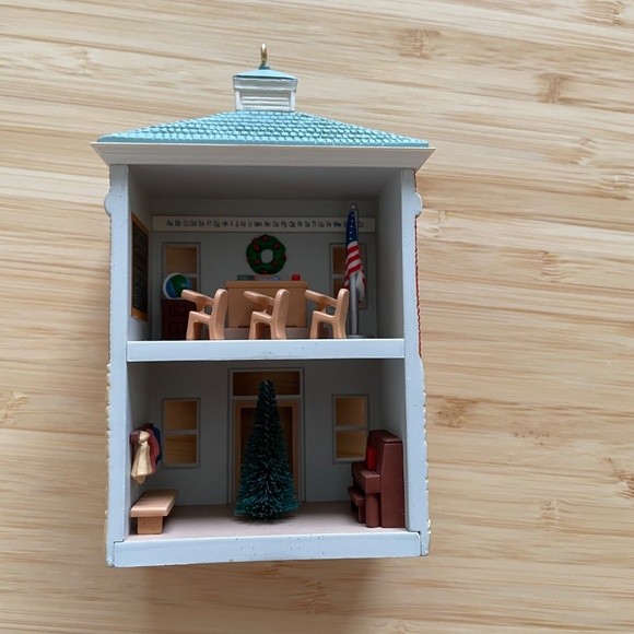 Lot 3 Hallmark Ornaments Nostalgic Houses & Shops 2000-2001 Walgreens Drugstore - Picture 10 of 10